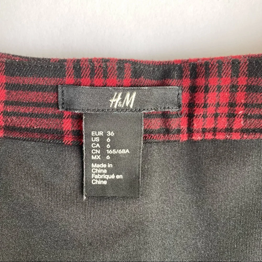 H&M pleated plaid